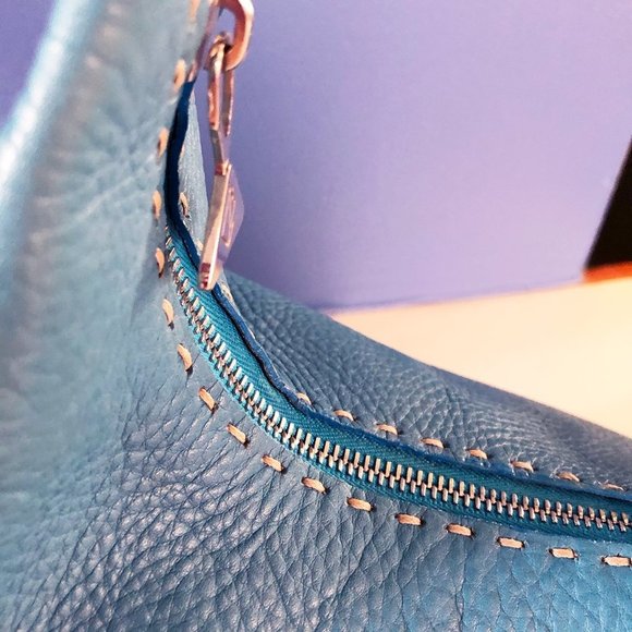 Gavi Pell Blue Leather Blanket Stitched Bag - Picture 7 of 10